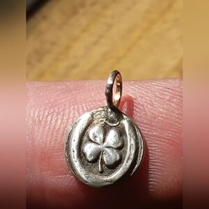 .999 Silver Lucky 4 Leaf Clover Charm / Pendant / Amulet Horseshoe - 15mm